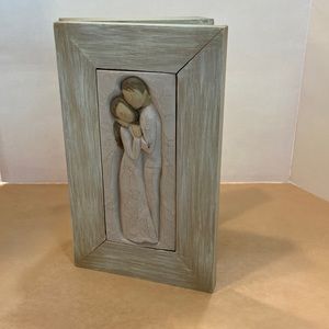 Willow Tree Embrace box